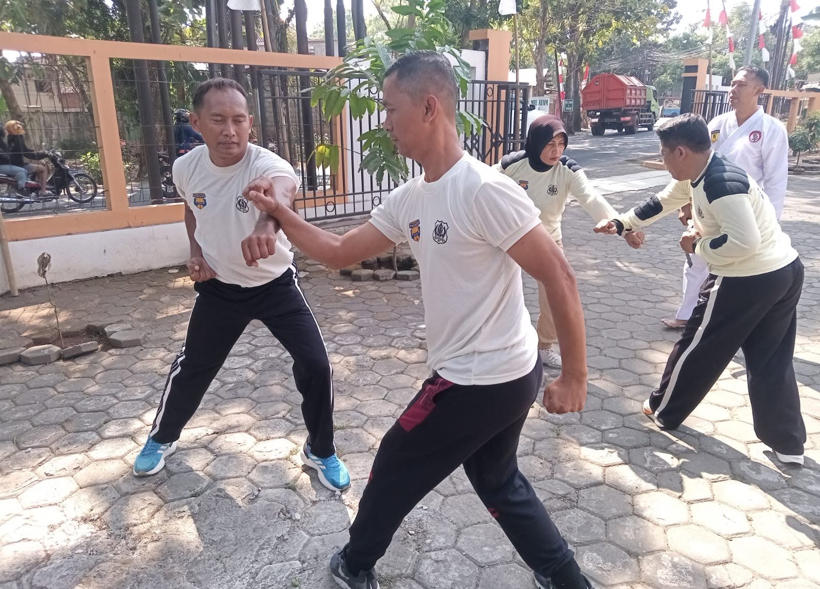 BLA Semarang Bekali Satpam dengan Keterampilan Bela Diri Polri