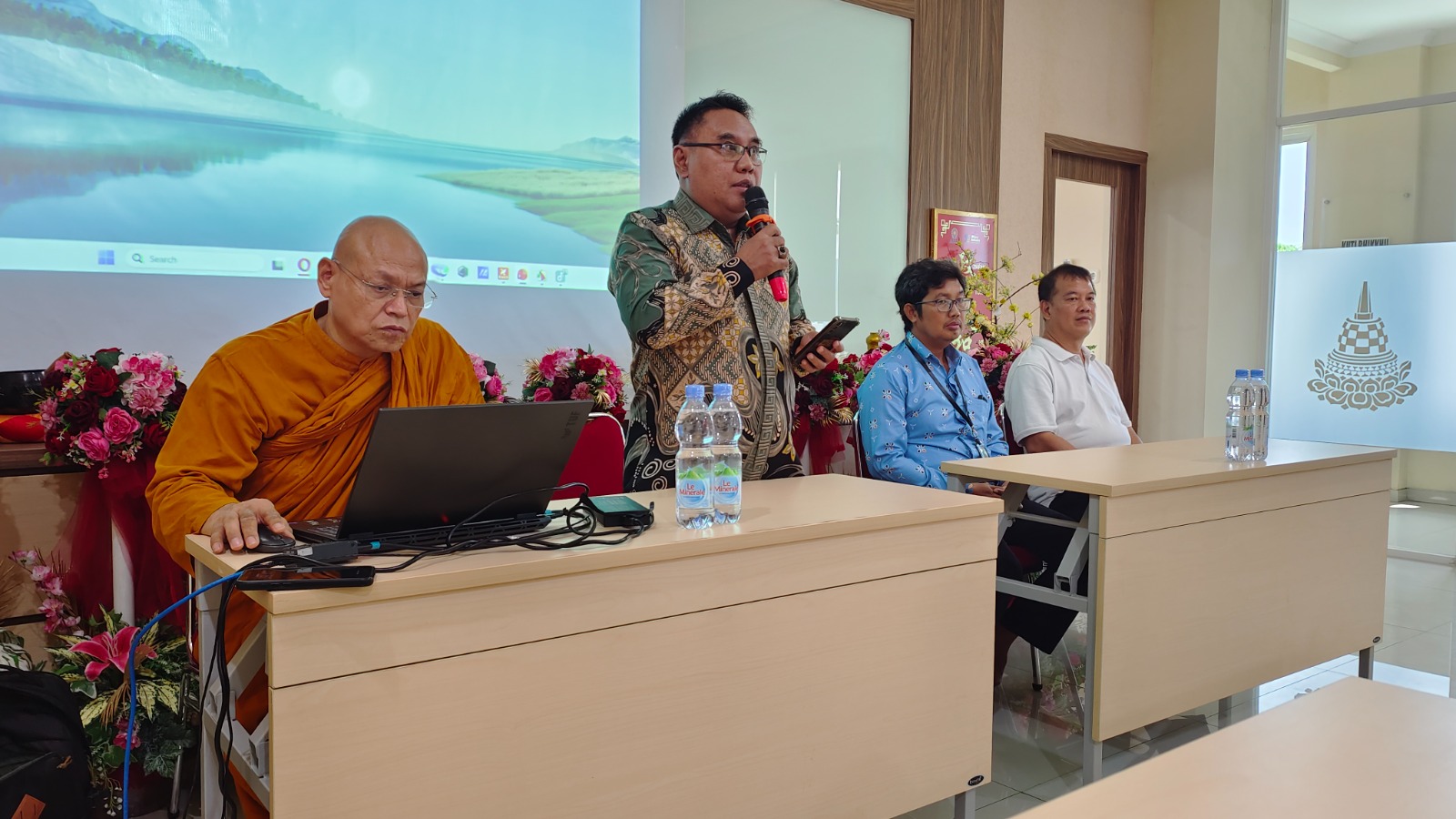 BLA Semarang Ajak 25 Mahasiswa PPL UIN Walisongo Belajar Moderasi Beragama di Vihara Mahabodhi