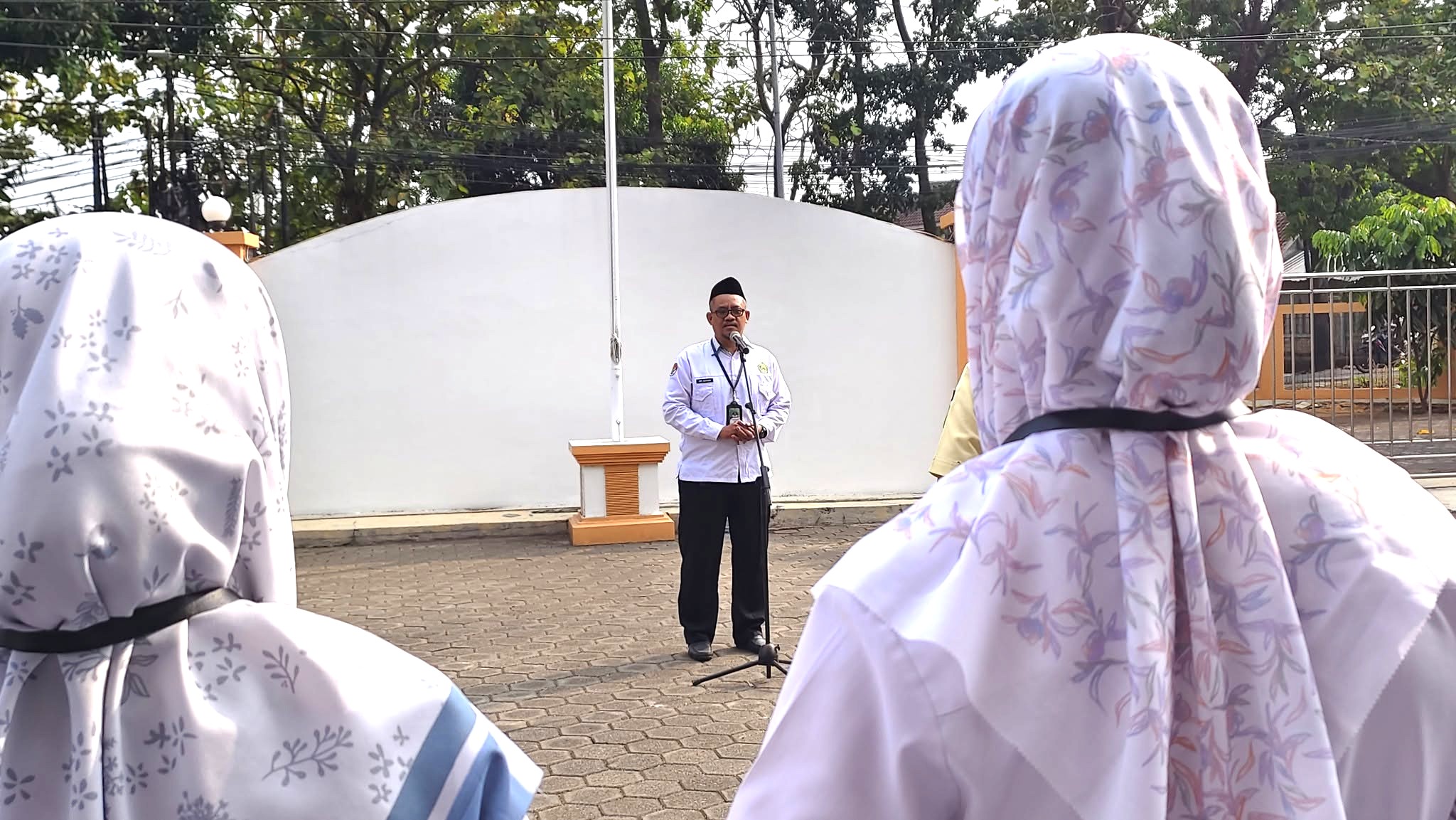 Perkuat Komitmen untuk Kemajuan Lembaga